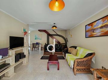 e720a7ee6513c1c1cbe1bd89764e7daf99d92938 · Casa em Villagio, 3 suites, piscina