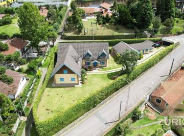 98f68258b15808f8a2c8a8c9fd9ec7507a7a6cbb · Casa Impecável no CAPIVARI! 580 m² por R$ 3.850.000,00 - Campos do Jordão/SP