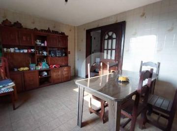 f0b150d6956f7879443ecec1046336a133227b07 · Casa à Venda Com 5 Quartos em São Francisco