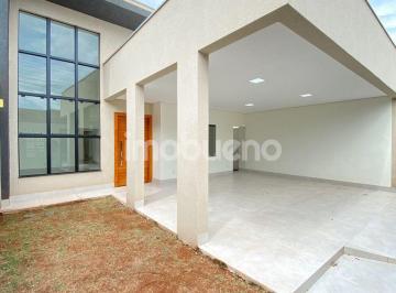 mald2u2n2ezodfkytexzgqy_md · Casa com 3 quartos, sendo 1 suíte no Jardim Triângulo. R$850.000,00