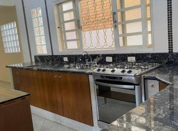 Casa · 234m² · 3 Quartos · 2 Vagas · Casa Térrea à venda e Permuta, com área total  305m² na vila municipal no centro de Jundiaí
