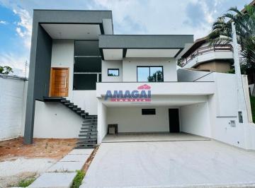 Casa · 300m² · 4 Quartos · 3 Vagas · Casa à venda no Condomínio Jardim Coleginho, em Jacareí SP.