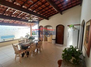 Casa · 247m² · 3 Quartos · 2 Vagas · Charmoso Sobrado em Jacareí