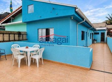 Pátio Azul Turquesa Organizado · Casa de 2 dormitorios no Bandeira Branca Jacareí
