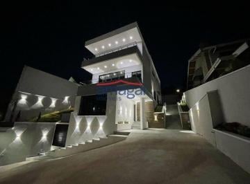 Casa · 308m² · 5 Quartos · 4 Vagas · Casa na Vila Matilde em Campos do Jordão