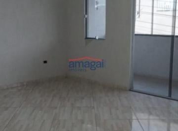 Casa · 138m² · 2 Quartos · 2 Vagas · Terreno com duas casas