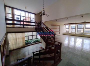 Casa · 420m² · 5 Quartos · 6 Vagas · Lindo sobrado para locação no centro