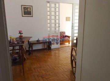 Casa · 205m² · 3 Quartos · 3 Vagas · Casa no Centro de Jacareí à Venda