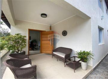Casa · 145m² · 4 Quartos · 2 Vagas · Casa incrível na Praia do Guaiuba e bem próxima da Praia do Tombo.