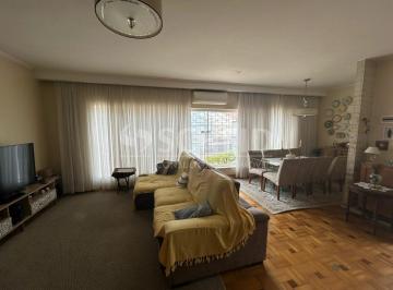 Casa · 325m² · 3 Quartos · 4 Vagas · Casa à venda com 03 dormitórios e 04 vagas no Bosque da Saúde