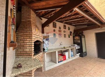Casa · 200m² · 3 Quartos · 5 Vagas · Seu Novo Lar: Casa Encantadora na Vila Augusta