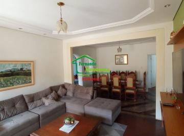 Casa · 228m² · 3 Quartos · Casa à venda - em João Pinheiro