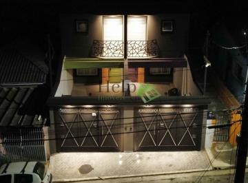 Casa · 114m² · 3 Quartos · 2 Vagas · Vila Gumercindo: 3 dormitórios, 3 suítes, 4 banheiros, 130m²