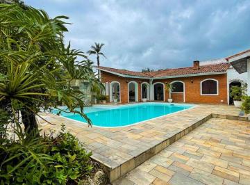 Casa · 500m² · 6 Quartos · 6 Vagas · Casa térrea para venda na praia da Enseada em Guarujá.