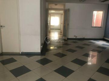 Casa · 360m² · 4 Quartos · 6 Vagas · Sobrado à venda e locação no Campo Belo de 360m², 4 dormitórios e 4 vagas