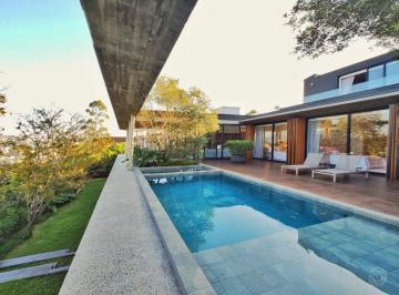 18 · Casa de 683m² com 3 suítes em Cacupé