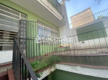 Casa · 185m² · 3 Quartos · 1 Vaga · Sobrado com 3 Quartos e 2 banheiros à Venda, 185 m² por R$ 699,000