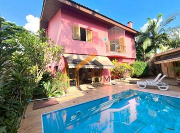Casa · 367m² · 4 Quartos · 4 Vagas · Sobrado Amplo com 4 Suítes, Piscina e Aquecimento Solar
