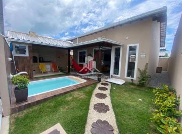 Casa · 2 Quartos · 1 Vaga · Casa de Condomínio à Venda em Cabo Frio.