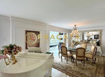 Apartamento · 293m² · 3 Quartos · 3 Vagas · Completamente reformado, andar alto, vista livre com 293 mts e 3 vagas em prédio renomado do Jardim