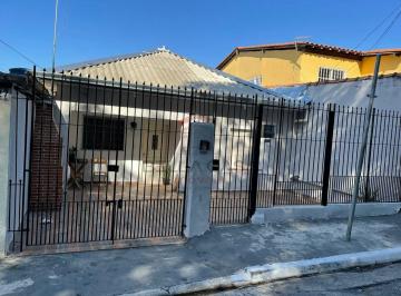 Casa · 300m² · 2 Quartos · 2 Vagas · Oportunidade    para   renda    terreno   com   3 casas   todas   alugada