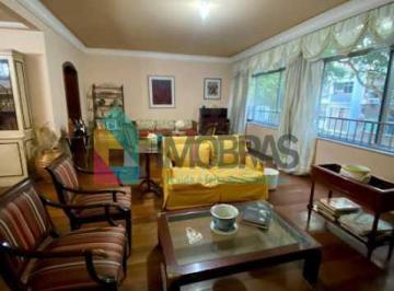 Apartamento · 200m² · 4 Quartos · 1 Vaga · APARTAMENTO COM ÓTIMA LOCALIZAÇÃO, 200 m2, 4 QUARTOS COM VAGA DE GARAGEM!