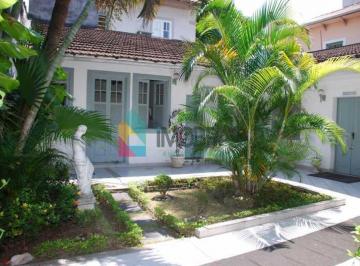 Casa · 301m² · 4 Quartos · 1 Vaga · OPORTUNIDADE