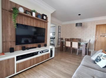 Sala 2 ambientes: painel e armários · Varandas da Mantiqueira: 3 quartos e 3 vagas cobertas de garagem