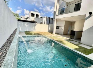 Casa de 4 quartos, Manaus ·  Oportunidade! Casa 04 suítes com piscina em Condomínio Morada dos Pássaros 