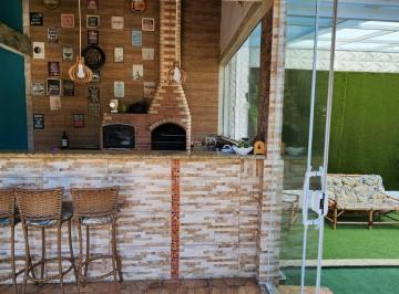Casa · 179m² · 2 Quartos · 1 Vaga · Casa em Cordeirinho a 300 metros da Praia.