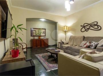 Casa de 3 quartos, São Paulo · Casa Térrea a venda em Santana com 3 suítes, 5 vagas