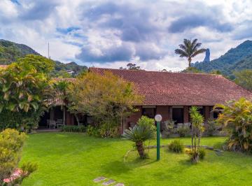 Casa · 504m² · 5 Quartos · 4 Vagas · Casa linear com 5 suítes no bairro Comary, Teresópolis