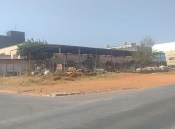 Comercial , Brasília · VENDO TERRENO DE EQUINA COM UM GALPÃO NA QI 11 DE TAGUATINGA SETOR INDUSTRIAL!