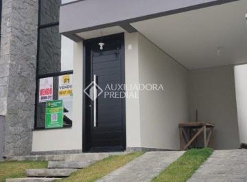 679457_i52Z7c9r2qCIDYtd1_67945768d1b4f19283c.jpg · Casa financiável com 3 quartos, um deles suíte master, no bairro Carianos em Florianópolis.