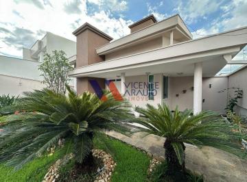 Casa · 229m² · 3 Quartos · 2 Vagas · Um sonho de casa! 03 quartos, espaço gourmet e muito mais!