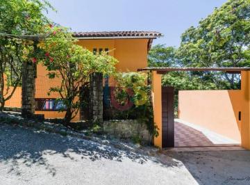 Casa · 268m² · 2 Quartos · Casa Individual no Centro de Porto Seguro e Próximo da Avenida Mucugê