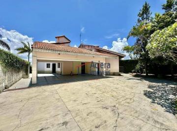 6f38585cbc35bb6f41a868705892b6c5d19bb3b6 · Cond Vila Velha - Casa 95% TÉRREA, 3 suítes! Lote 1.546m² plano!