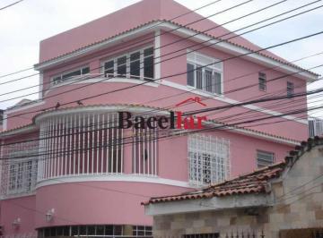 Casa · 520m² · 6 Quartos · 3 Vagas · Casa de rua : Triplex / Residencial / Jacaré