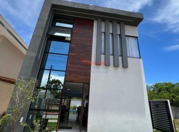 Casa · 196m² · 4 Quartos · 2 Vagas · Mansão 4/4 com 03 suítes com energia solar
