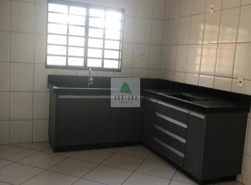 Casa · Casa Ampla Bem Localizada 3 Quartos Sendo 1 Suíte Quintal 1 vaga de Garagem Bairro Valorizado