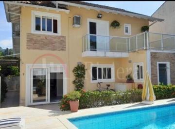 Casa · 270m² · 6 Quartos · 4 Vagas · Sobrado Alto Padrão a Venda na Praia do Arrastão, Ótima Localização a 100 metros da Praia com Escrit