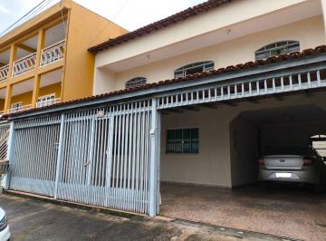 Casa de 5 quartos, Recanto das Emas · Quadra 305 Excepcional Sobrado com 4qts+Terraço, documento 100%