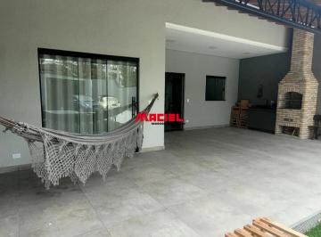 Casa · 168m² · 2 Quartos · 11 Vagas · Sobrado no Villa Branca