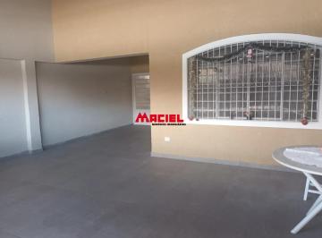Casa · 84m² · 2 Quartos · 3 Vagas · CASA REFORMADA COM 2 DORMITÓRIOS COM EDICULA E QUINTAL NO JARDIM ORIENTE.