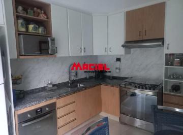 Casa · 231m² · 4 Quartos · 4 Vagas · maravilhosa,com luxo e requinte em rua tranquila