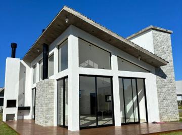 681588_ijE11P8DnPBdn43Zl_681588681cb75ad070a.jpg · Casa à venda no Condomínio Rosa Internacional com 180m2