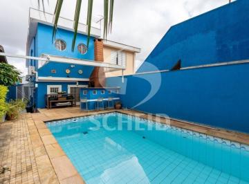 Casa · 177m² · 3 Quartos · 2 Vagas · Casa á Venda no Jabaquara com 177m², 3 quartos sendo 3 suítes, 2 vagas.