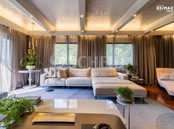 Apartamento · 239m² · 3 Quartos · 4 Vagas · Apartamento á Venda no Morumbi com 239,36m², 3 quartos sendo 3 suítes, 4 vagas.