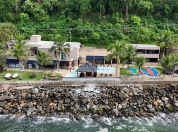 Casa · 1000m² · 5 Quartos · 1 Vaga · Linda casa costeira com praia privativa, piscina, 5 suítes