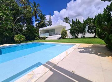 Casa de 3 quartos, Lauro de Freitas · Amplo terreno de 1400m² em cond. fechado!!